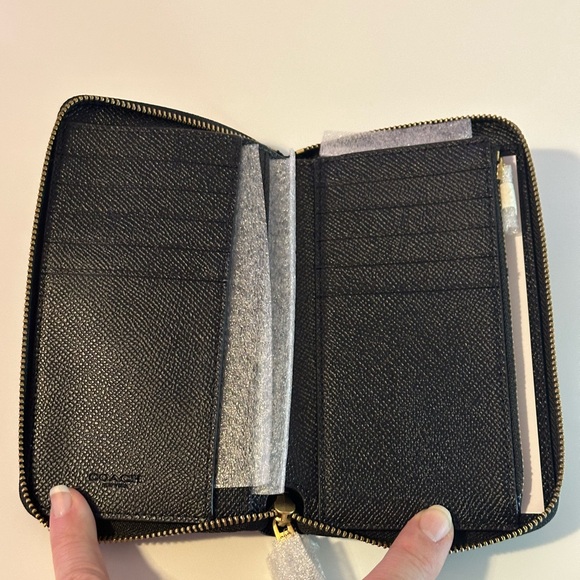 NWT COACH Black Leather Medium Zip Around Wallet - Picture 8 of 13